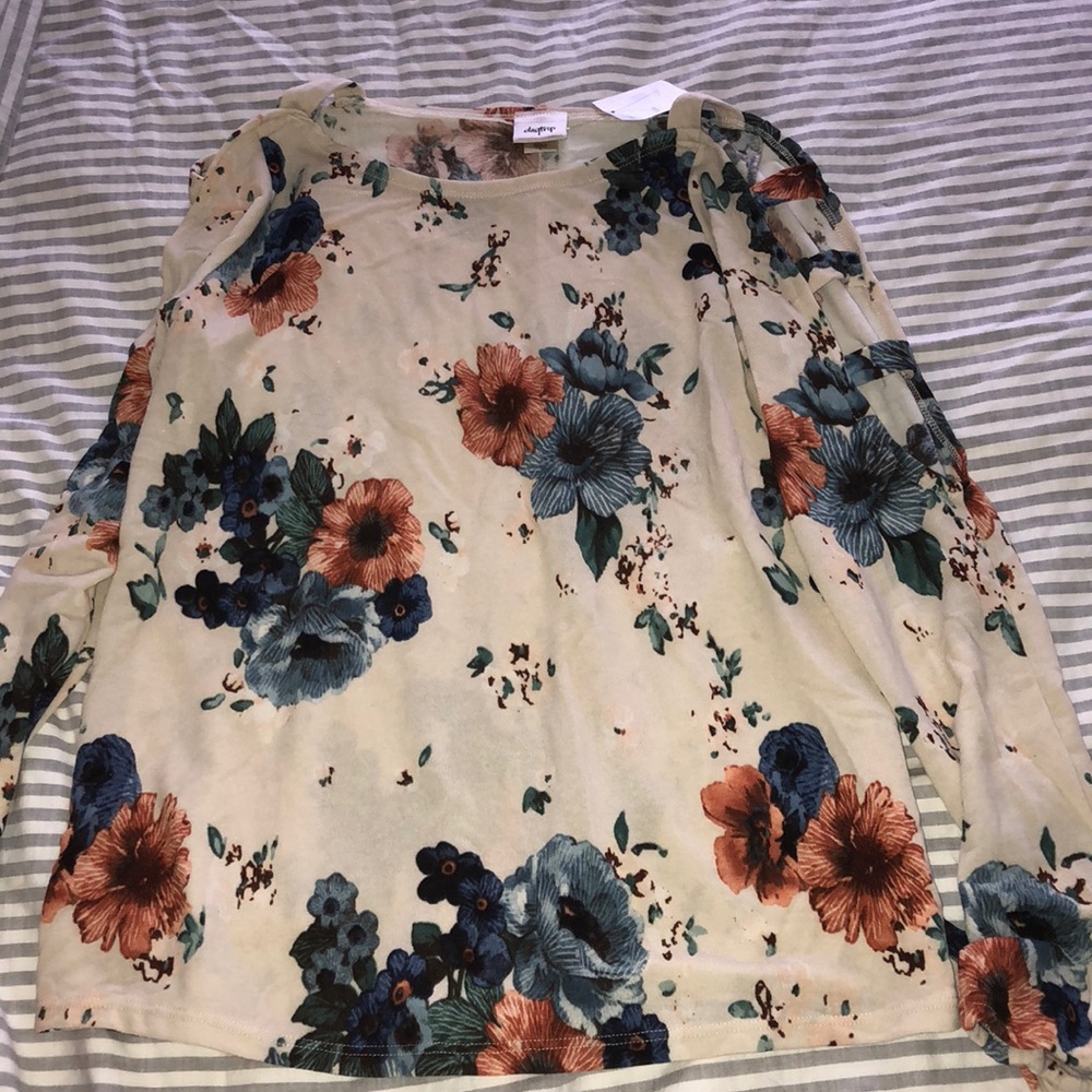 DayTrip - Cold Shoulder Long Sleeve Top